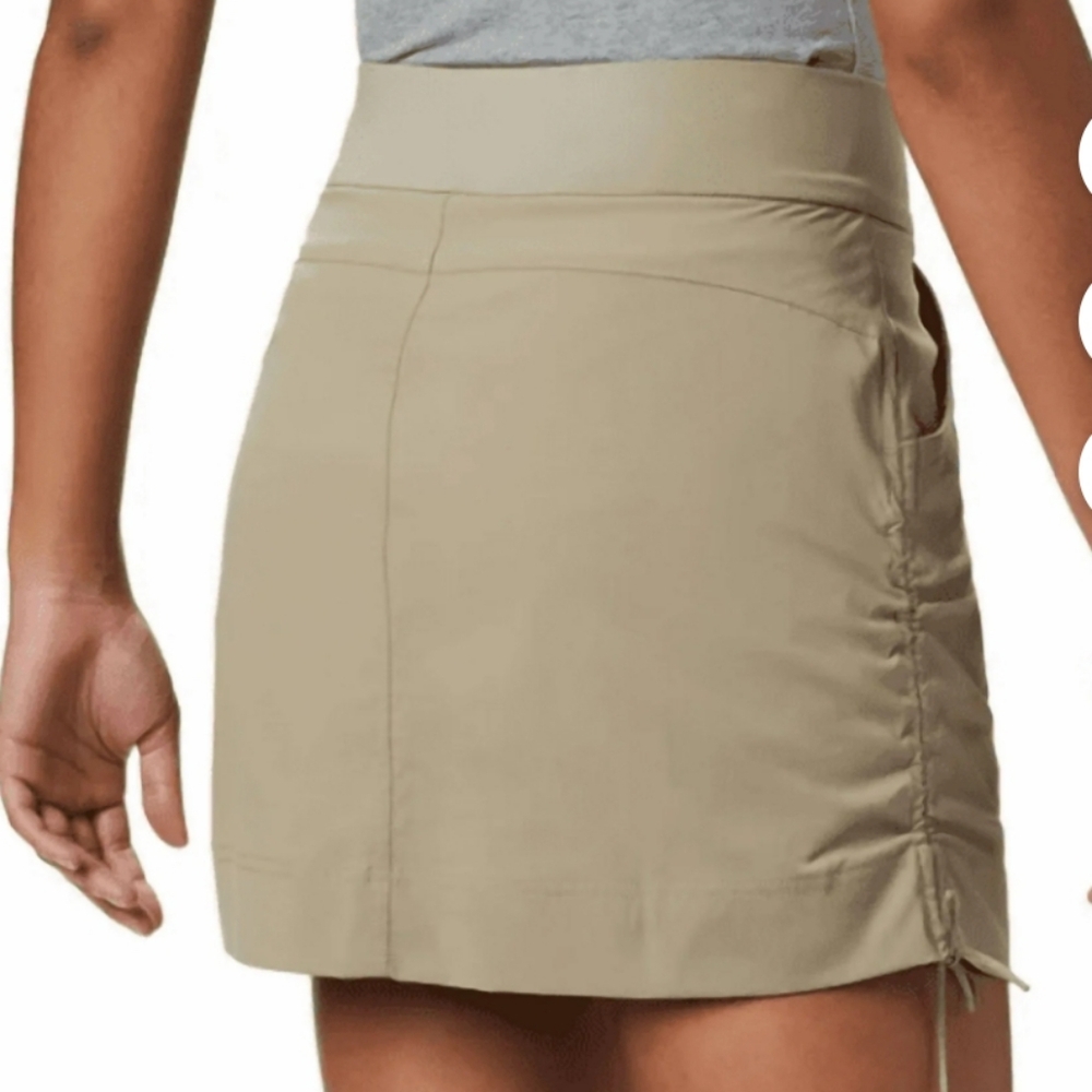 Columbia Omni Shade Women's Skort Tusk Tan Skirt - Picture 3 of 5